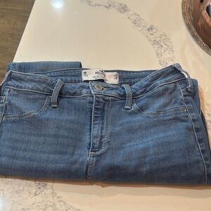 Hollister Light Wash Skinny Jeans Size 9 (Juniors) Stretch Denim